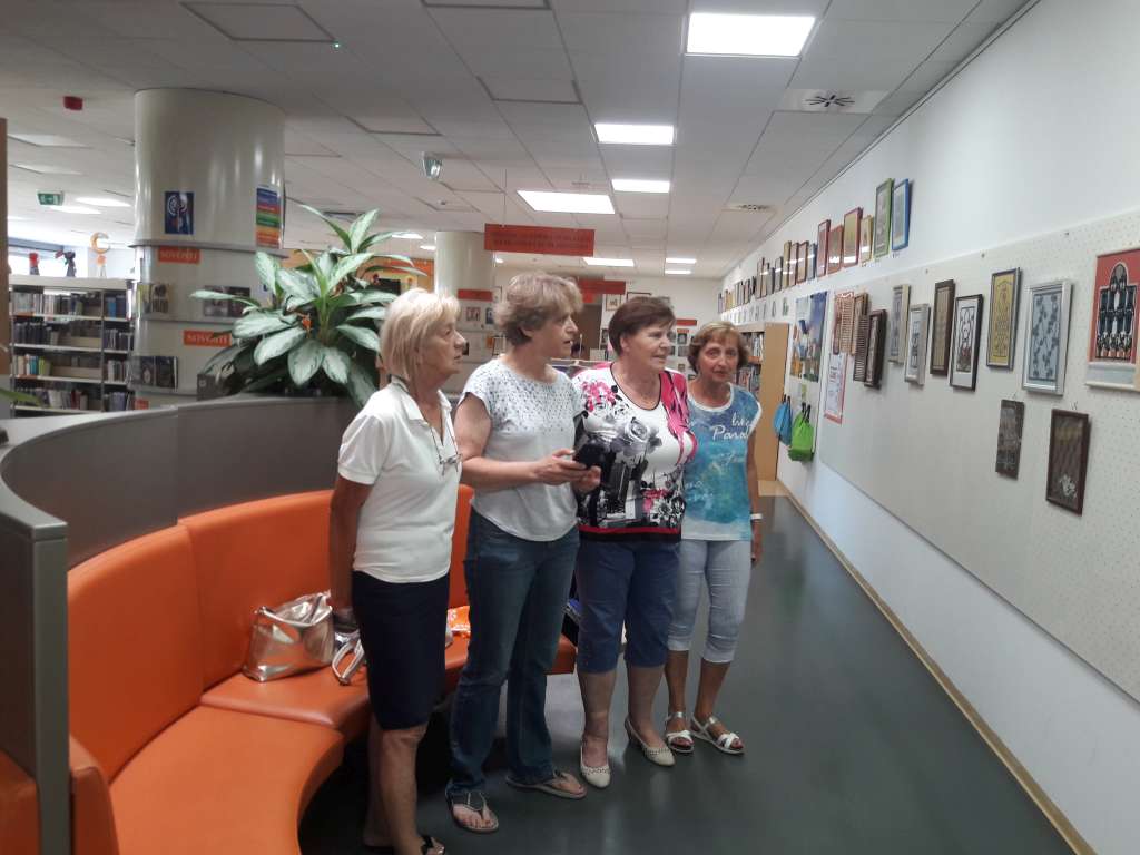 V knjižnici Domžale